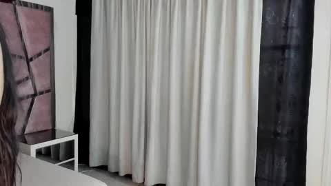 Hailey online show from 10-04-25, 12:03