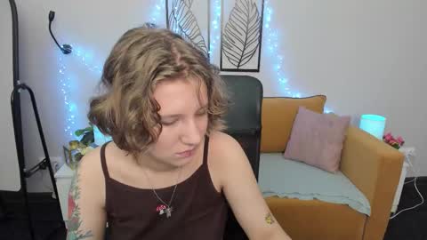 Hailey online show from 09-12-25, 08:58