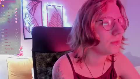 Hailey online show from 11-22-25, 09:19