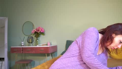 Hailey online show from 02-12-25, 04:33