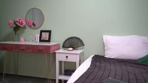 Hailey online show from 10-01-25, 03:23