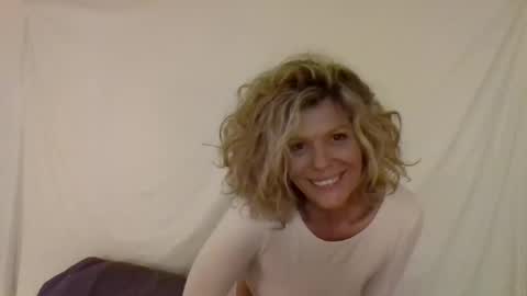 Hailey online show from 12-29-24, 03:22