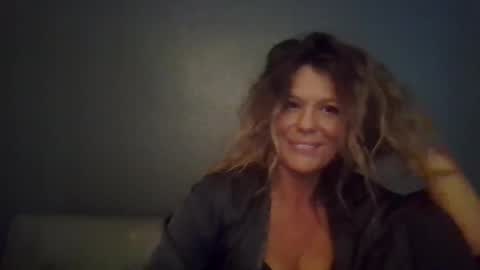 Hailey online show from 10-11-25, 10:52