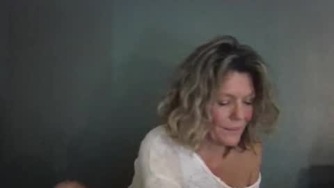 Hailey online show from 04-09-26, 05:29