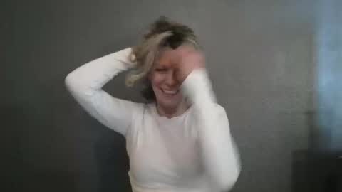 Hailey online show from 04-18-26, 04:22