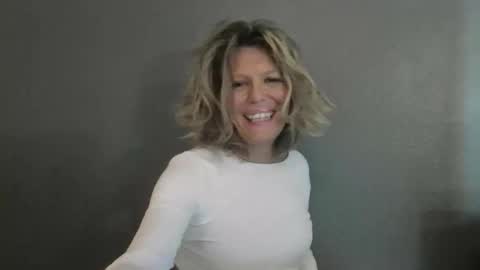 Hailey online show from 04-18-26, 07:58