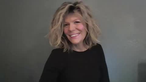 Snapshot of haileys123 chatting on 04-23-26, 05:48 Hailey online show from 04-23-26, 05:48