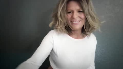 Snapshot of haileys123 chatting on 06-04-26, 06:47 Hailey online show from 06-04-26, 06:47
