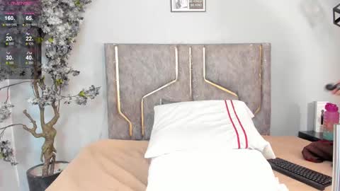 haileystonei online show from 09-21-25, 11:45