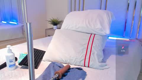 haileystonei online show from 09-23-25, 11:35