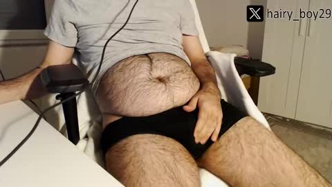 hairy_boy29 online show from 11-03-25, 08:10