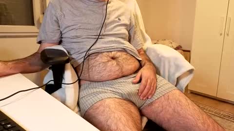 hairy_boy29 online show from 11-15-25, 07:10