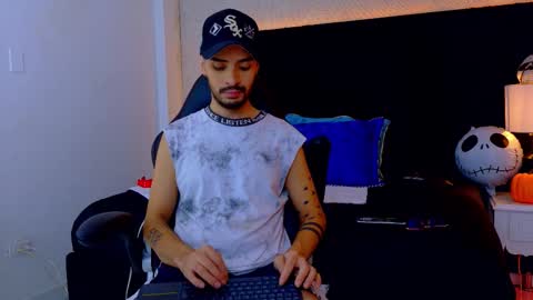 Snapshot of hairy_diamond chatting on 10-18-25, 12:06 H A I R Y D I A M O N D online show from 10-18-25, 12:06