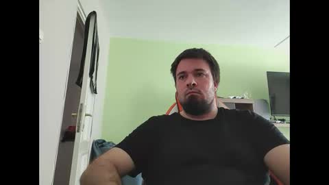 hairy_guy007 online show from 03-01-25, 12:23