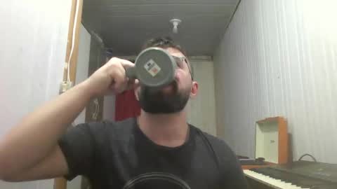 Snapshot of hairy_man_69_ chatting on 12-14-25, 11:31 horny online show from 12-14-25, 11:31