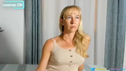 Christine -  online show from 10-21-25, 01:12