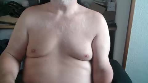 Snapshot of hairyarmpit_lover_1970 chatting on 09-19-25, 08:05 hairyarmpit_lover_1970 online show from 09-19-25, 08:05