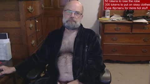 Snapshot of hairydaddybear69 chatting on 04-30-26, 11:38 HairyDaddyBear69 online show from 04-30-26, 11:38
