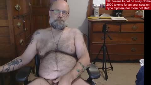 Snapshot of hairydaddybear69 chatting on 05-11-26, 12:44 HairyDaddyBear69 online show from 05-11-26, 12:44