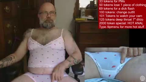 Snapshot of hairydaddybear69 chatting on 06-09-26, 04:51 HairyDaddyBear69 online show from 06-09-26, 04:51