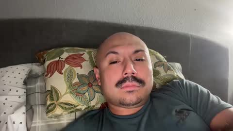 Snapshot of hairyman30000 chatting on 10-21-25, 01:06 hairyman30000 online show from 10-21-25, 01:06