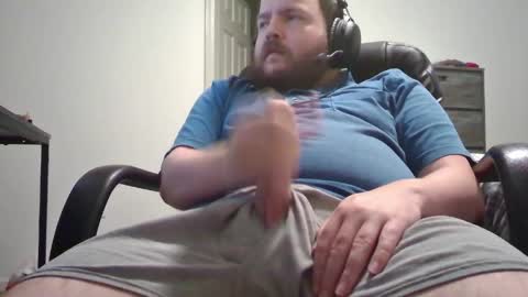 Snapshot of hairymikey chatting on 06-01-26, 05:31 hairymikey online show from 06-01-26, 05:31