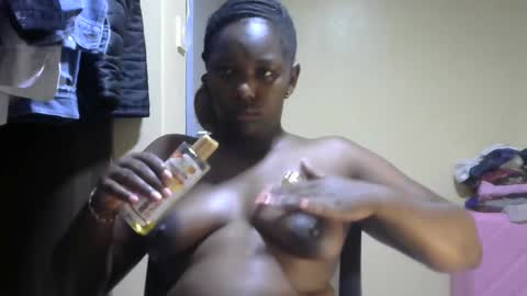 Snapshot of hairypussybigassy001 chatting on 01-15-25, 01:09 hairypussybigassy001 online show from 01-15-25, 01:09