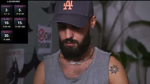 Snapshot of hairyrobxxx chatting on 10-29-25, 04:42 HairyRobXxX online show from 10-29-25, 04:42