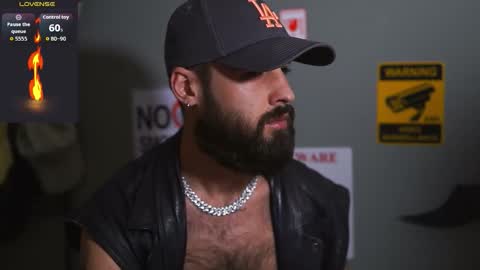 Snapshot of hairyrobxxx chatting on 11-21-25, 04:27 HairyRobXxX online show from 11-21-25, 04:27