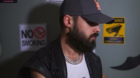 Snapshot of hairyrobxxx chatting on 11-23-25, 04:29 HairyRobXxX online show from 11-23-25, 04:29