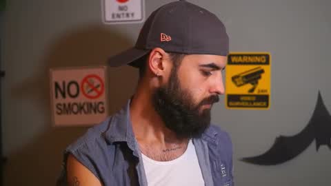 Snapshot of hairyrobxxx chatting on 11-27-25, 10:45 HairyRobXxX online show from 11-27-25, 10:45