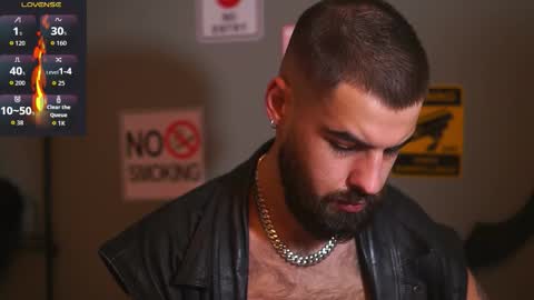 Snapshot of hairyrobxxx chatting on 12-05-25, 04:47 HairyRobXxX online show from 12-05-25, 04:47