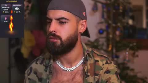 Snapshot of hairyrobxxx chatting on 12-15-25, 04:11 HairyRobXxX online show from 12-15-25, 04:11