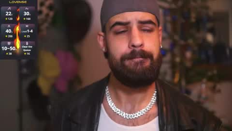 Snapshot of hairyrobxxx chatting on 12-17-25, 04:13 HairyRobXxX online show from 12-17-25, 04:13