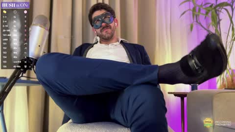 Snapshot of hairyxlmaster chatting on 12-27-24, 08:13 CASHMASTER CARLO online show from 12-27-24, 08:13