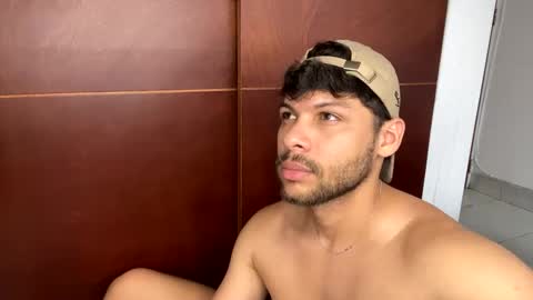 Independent       model  online show from 02-02-25, 09:13