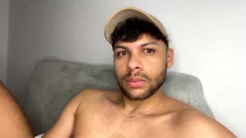 Independent       model  online show from 02-04-25, 08:35