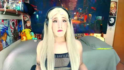 Haku Please help me with your thumbs up its important  online show from 11-24-25, 08:30