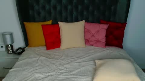 Rose online show from 01-31-25, 01:11