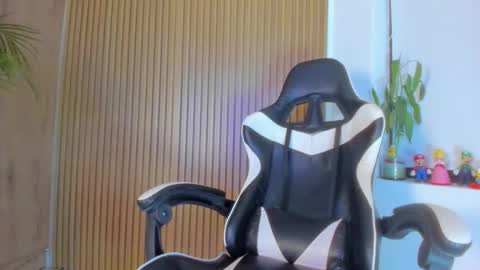 Anahis online show from 10-14-25, 12:33