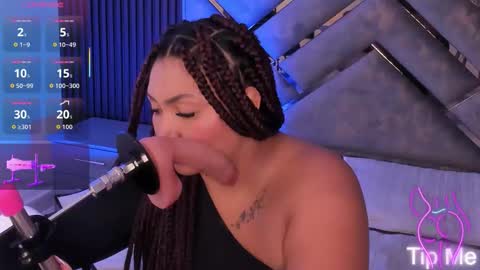 Halleyrosse online show from 11-25-25, 04:45