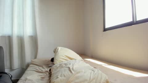 Snapshot of halliee chatting on 02-09-26, 06:23 insta Laupalacio777Next stream 01th December online show from 02-09-26, 06:23