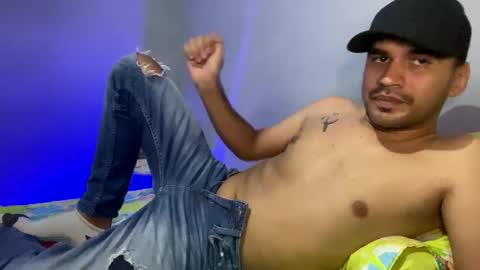 hamiltong12 online show from 10-28-25, 05:22