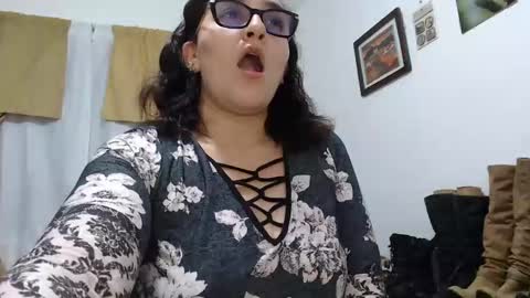 Snapshot of hammer9247 chatting on 10-16-25, 10:44 hammer9247 online show from 10-16-25, 10:44