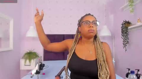 hanaahquinn online show from 09-10-25, 11:32