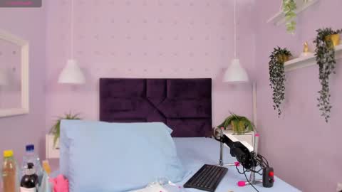 hanaahquinn online show from 10-16-25, 11:44