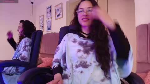 Snapshot of hanabie_ chatting on 02-06-26, 03:33 hanabie_ online show from 02-06-26, 03:33