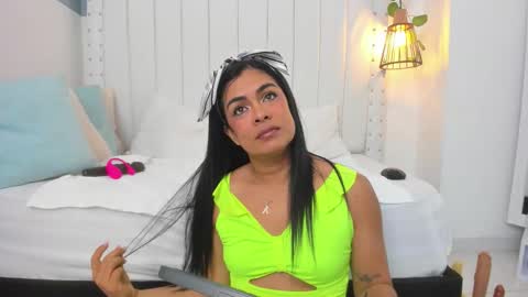 hanah_gray online show from 09-11-25, 11:21