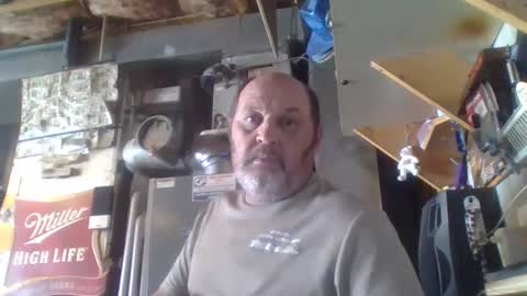 Snapshot of handiemanhere chatting on 10-01-25, 06:25 naked man online show from 10-01-25, 06:25