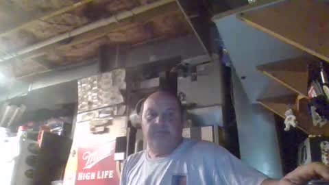 Snapshot of handiemanhere chatting on 11-02-25, 03:31 naked man online show from 11-02-25, 03:31